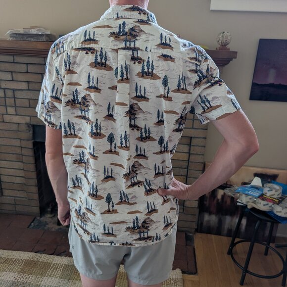 The North Face Men's Short Sleeve Shirt with Camp / Woods Print MEDIUM - Picture 3 of 5